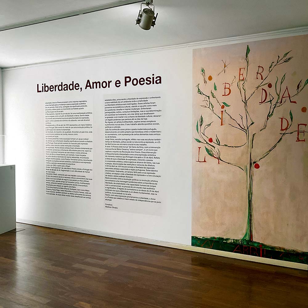 conceito gráfico e design de exposição liberdade amor e poesia 3